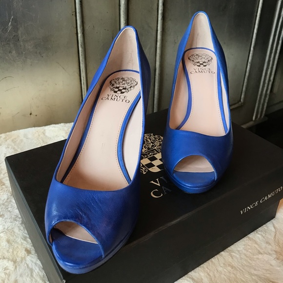 Vince Camuto Blue Heels - Picture 2 of 2